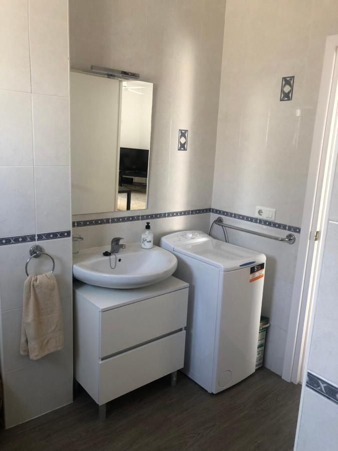 Spacious 1 Bedroom Apartment, Centre 3i Appartement